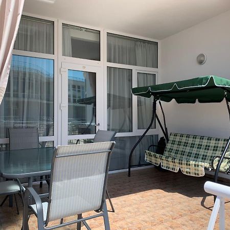 Town-House Golden Bugaz Apartman Karolino-Buhaz Kültér fotó