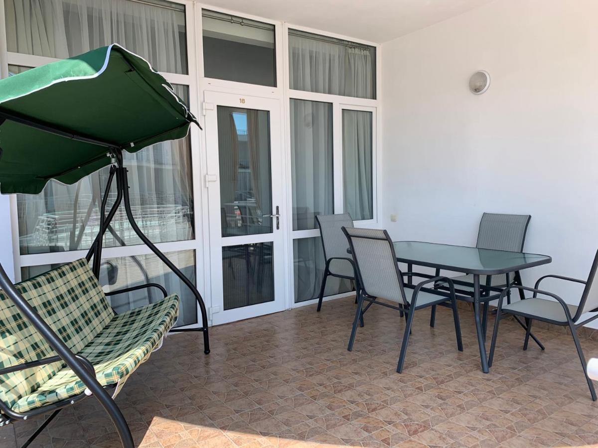 Town-House Golden Bugaz Apartman Karolino-Buhaz Kültér fotó