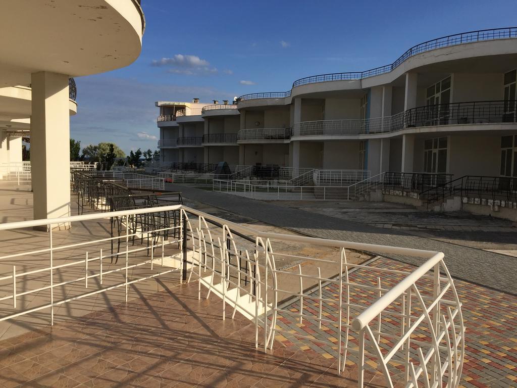 Town-House Golden Bugaz Apartman Karolino-Buhaz Kültér fotó